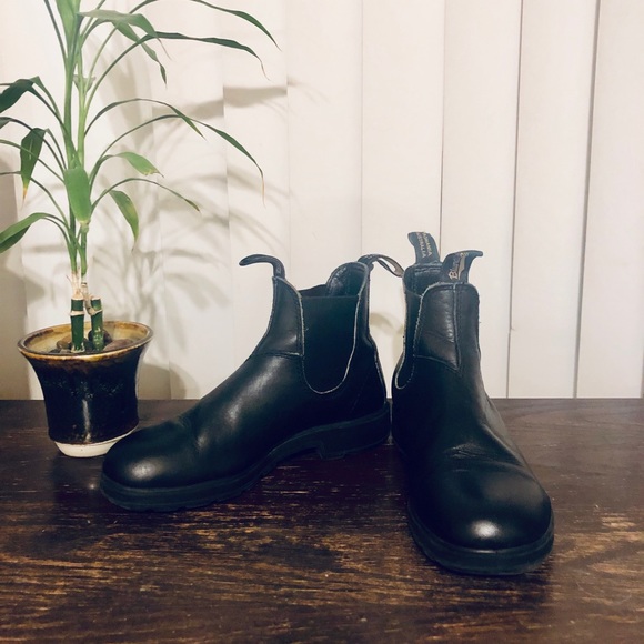 Black Blundstones - Picture 2 of 8
